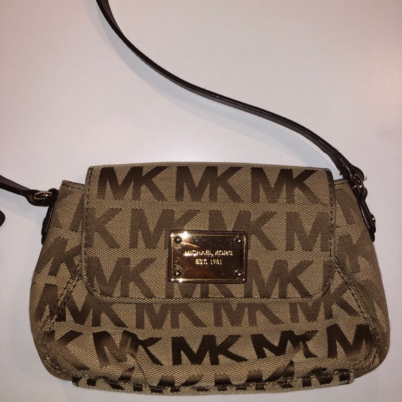 Michael Kors Purse - Picture 1 of 4